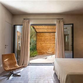 6 bedroom villa with pool and sea views near Noto, Sicily, sleeps 12